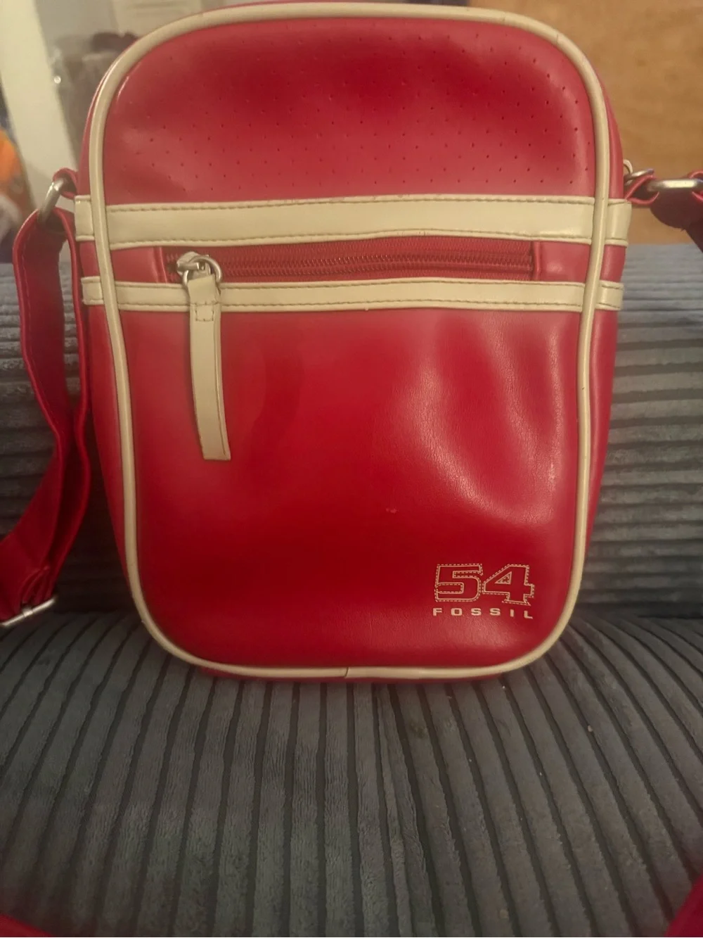 Fossil Red Retro Crossbody Bag with Cream Trim GUC